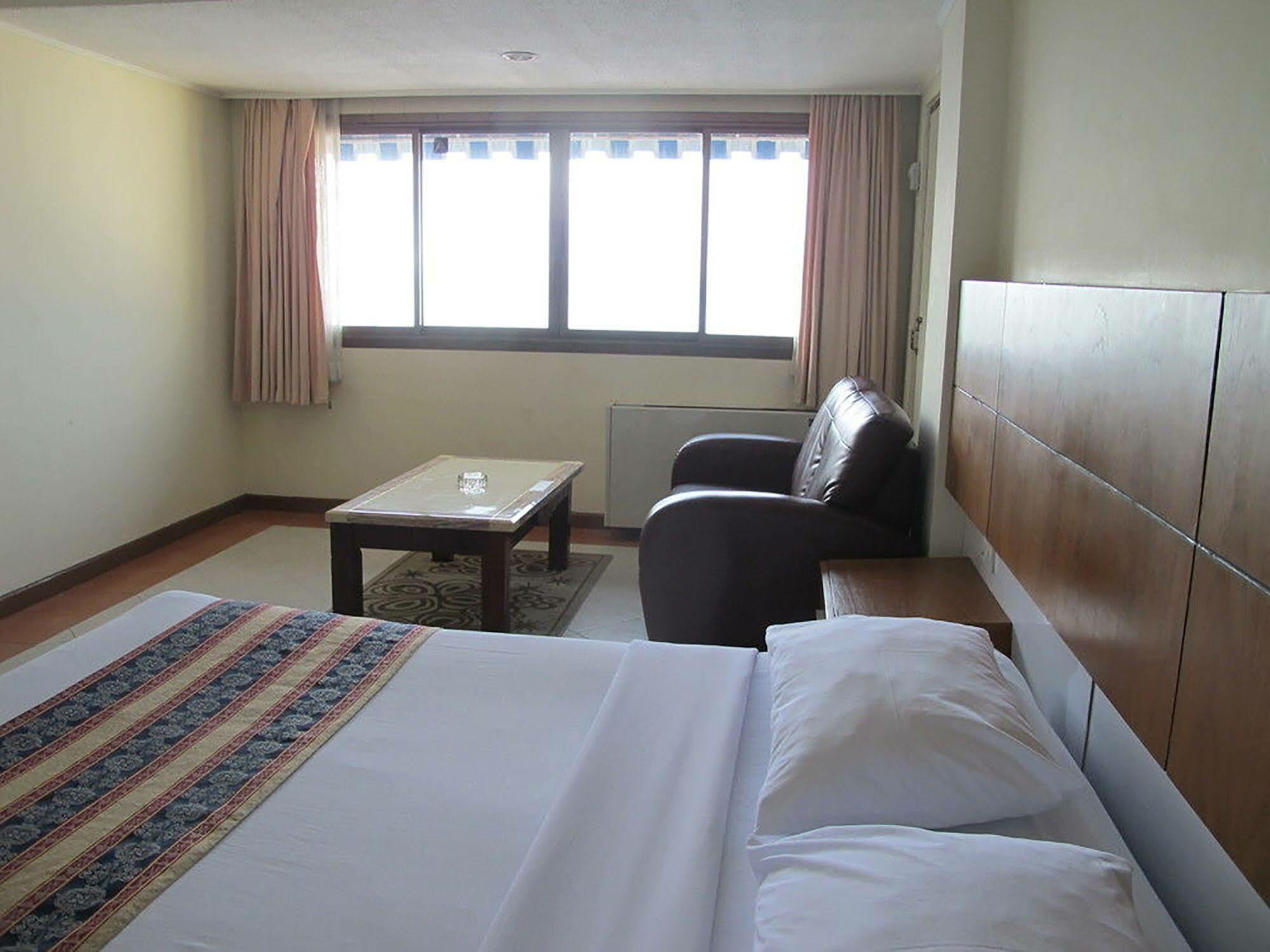 Diamond Beach Hotel Pattaya Eksteriør billede